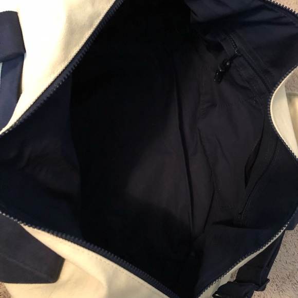 Vineyard Vines NWT canvas duffel bag - Picture 7 of 8